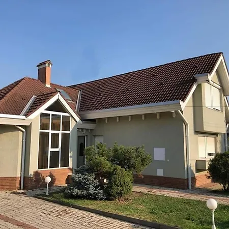Nikolux Apartamento