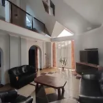 Nikolux Apartment *